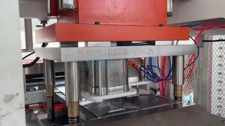 Operasi pabrik Mesin Pembuat Baki Aluminium Foil 2 Kompartemen 80 ton