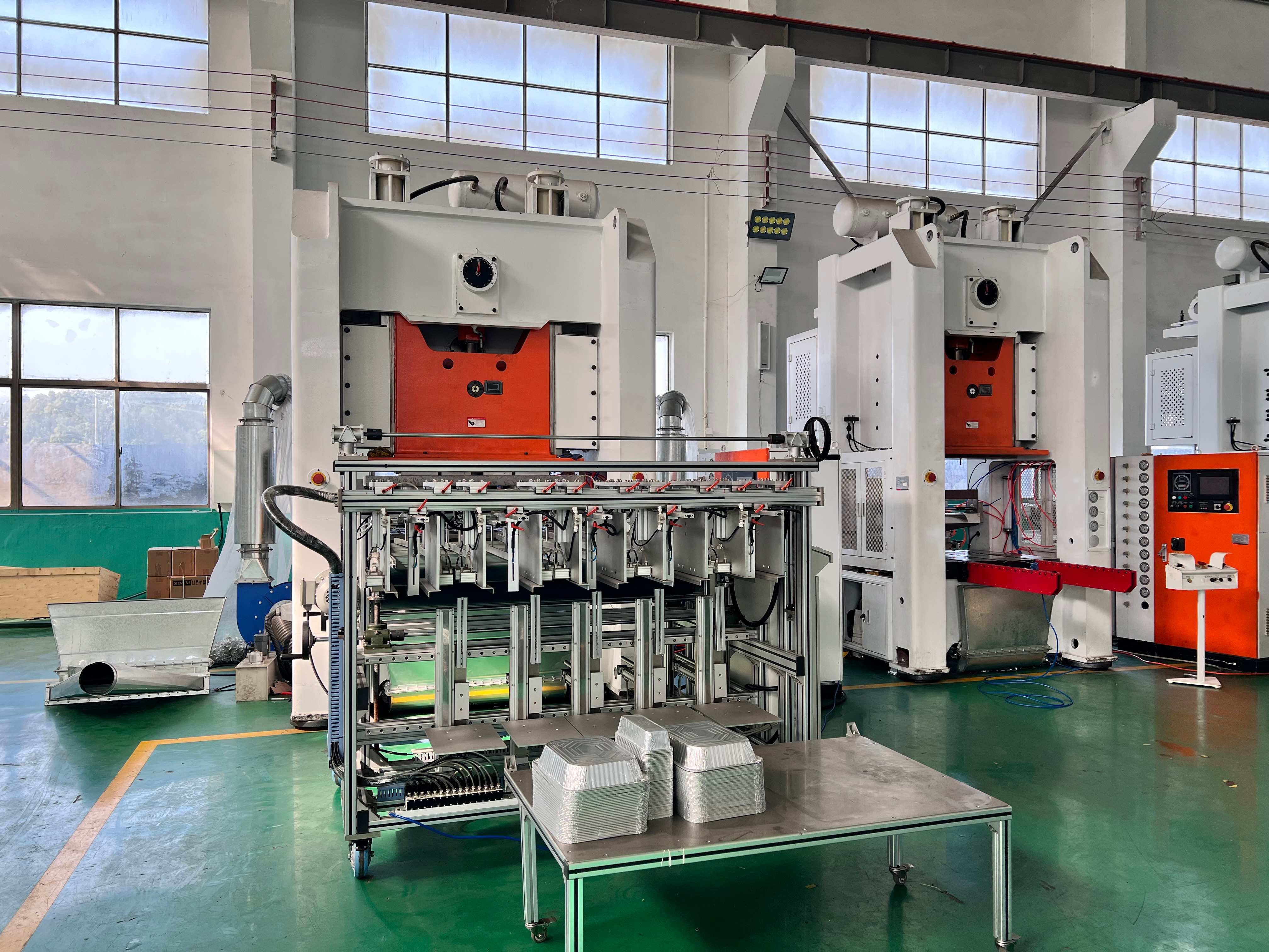 Blog perusahaan terbaru tentang Wawasan Proses | Pemilihan Material & Kontrol Biaya dalam Lini Produksi Wadah Aluminium Foil