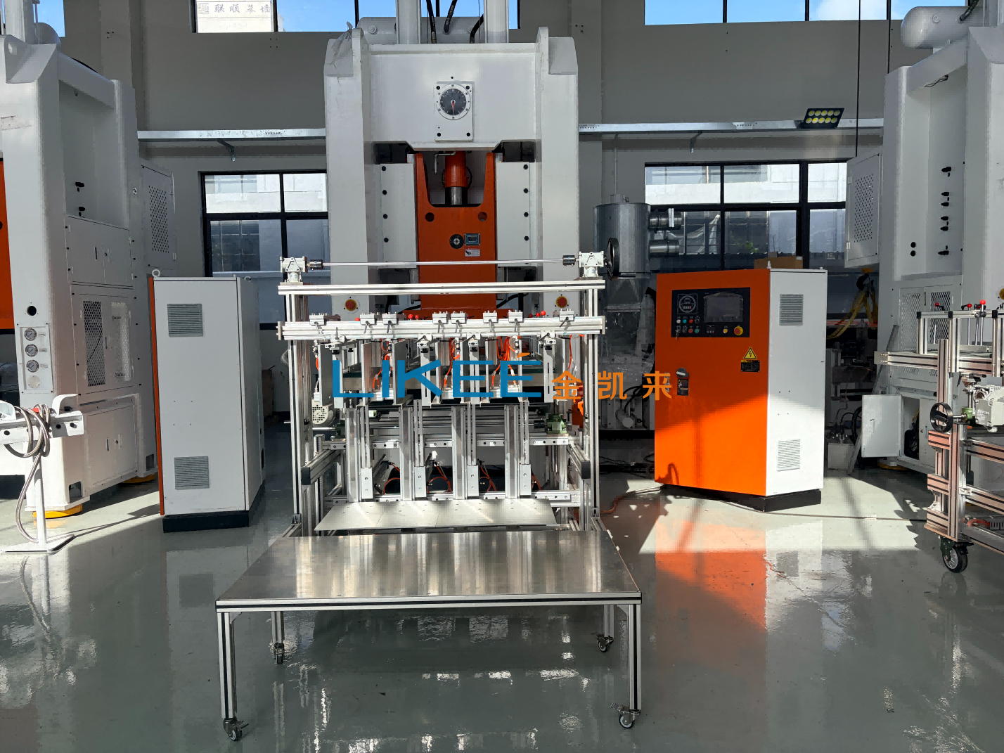 Blog perusahaan terbaru tentang LIKEE Solusi One-Stop untuk Peralatan Kemasan Foil Aluminium Rantai Industri, Konsumsi & Bahan Baku