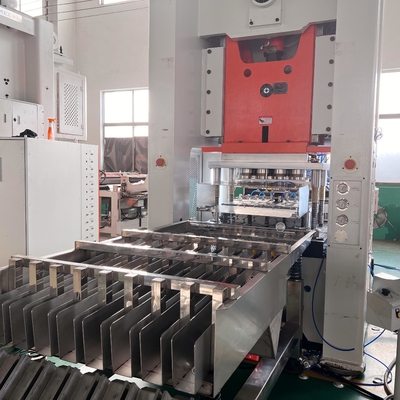 Beli High Output Aluminium Foil Container Making Machine Untuk 380V 50HZ 3 Phase Electric Mitsubishi Inverter online manufacture