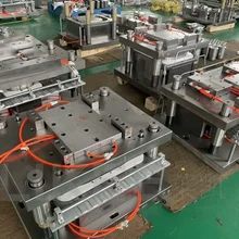 Kontainer aluminium foil dinding halus cetakan tusukan Desain yang disesuaikan
